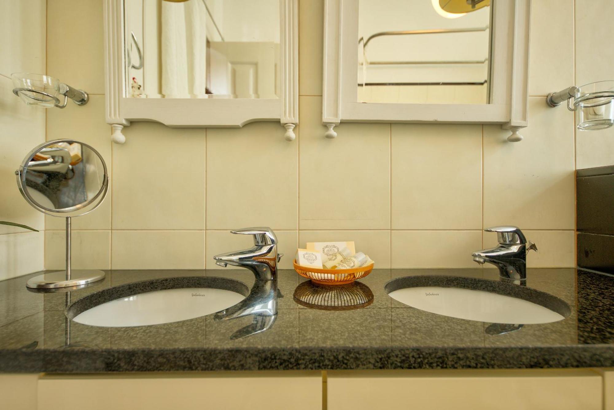 Adore Portugal Coimbra Guest House Ngoại thất bức ảnh